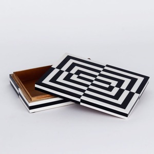 Boîte à bijoux rectangulaire en bois avec incrustation en résine noire et blanche, étui de rangement intérieur pour colliers et boucles d'oreilles - Product Image 4