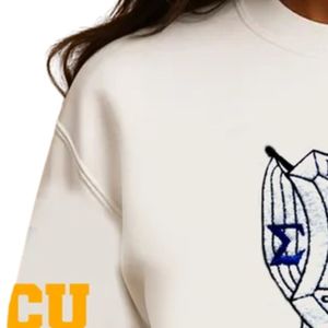 Haut court en chenille Sigma Gamma Rho, élégant, brodé de lettres grecques, t-shirt à manches courtes pour femme, doux, confortable, décontracté et tendance - Product Image 5