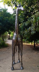 Sculpture de girafe en fer pour jardin, 7 pieds, design artistique, écologique et moderne pour anniversaire - Product Image 2