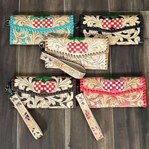 Cartera de mujer de cuero genuino con bloqueo RFID, diseño de motivo a cuadros cereza, hecha a mano, a la moda y de gran venta, con correa de muñeca. - Product Image 3