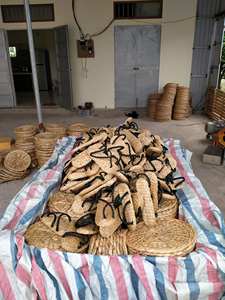 Sandales de luxe en jacinthe d'eau, pantoufles tissées à la main pour les vacances, chaussures écologiques en fibres naturelles pour les clients du monde entier - Product Image 3