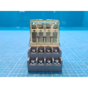 Conjunto de Relé de Potencia de 4 Polos IDEC RH4B-U (Relé) / SH4B-05 (Base) RH4B-U + SH4B-05, Usado como Equipo Semiconductores de Época - Product Image 2