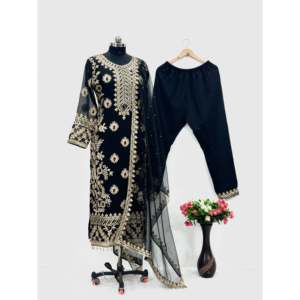 ชุดผู้หญิงออกแบบด้านบนด้วยลูกไม้แฟนซีและลำดับ pent และ dupatta - Product Image 3
