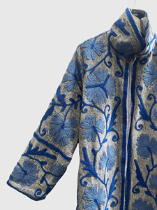 Veste longue élégante en coton pour femmes grandes tailles, col mandarin, manches longues, motif floral brodé à la main, vêtements d'automne - Product Image 4