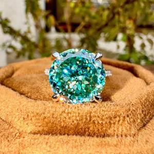 แหวนหมั้นมอยส์ซาไนต์สีฟ้าซีแยนทรงโปรตุเกส 7.50 กะรัต ประกายระยิบระยับ แหวนวงแหวนล้อมเพชรแบบซ่อน แหวนแต่งงานแบบ Eternity Pave - Product Image 6