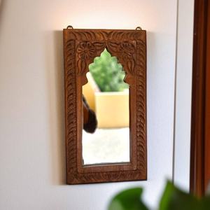 Espejo de pared de madera con forma única tallada a mano - Product Image 5