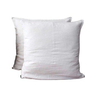 Housse de coussin unie en lin pur 100% doux, collection hôtelière haut de gamme - Product Image 1