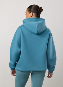 เสื้อฮู้ดฟลีซทรงหลวมไหล่ตกสำหรับผู้หญิง รุ่นขายดี Sea Mist ผ้ากันยับ ระบายอากาศดี ปักลาย 3 มิติ ด้านหน้า สไตล์ไฮสตรีท - Product Image 4