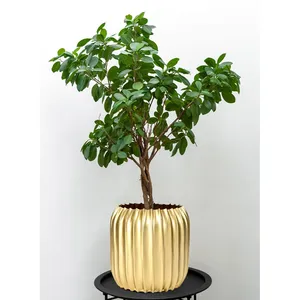 Jarrón de Mesa Moderno de Aluminio para Bodas, Ecológico, Diseño Acanalado Hecho a Mano, Acabados Dorados, Macetero Decorativo - Product Image 4