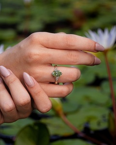 Bague de fiançailles vintage en or massif avec diamant de laboratoire gravé floral, bijoux fins pour femme, personnalisable, certifié IGI, couleur fantaisie vive - Product Image 5