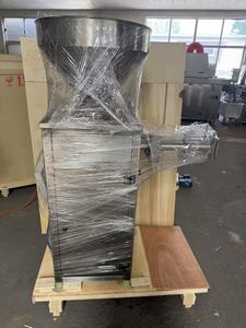 Máquina Neumática de Llenado de Salchichas GQD30, 4 Tubos, Acero Inoxidable de Grado Alimenticio, 220V Monofásica, Uso Industrial - Product Image 3
