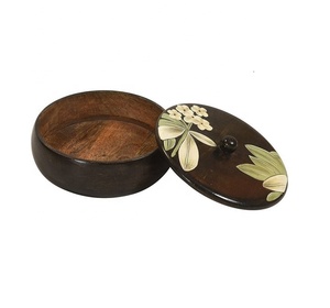 กล่องใส่ขนมปังไม้ทำมือพร้อมฝาปิดและที่คีบ ภาชนะเก็บโรตีคุณภาพพรีเมียมสำหรับห้องครัว ห้องรับประทานอาหาร และการเสิร์ฟ - Product Image 3