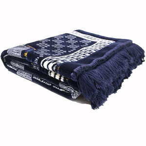 Tapis de prière musulman personnalisé à prix abordable, en coton et polyester lavable, style uni, pour la maison et les voyages – Tapis islamiques très demandés - Product Image 4