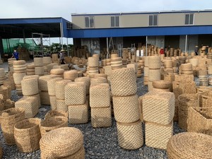 Handwoven <b>Rustic</b> Bohemian Natural Seagrass and Acacia Wood Accent Bench <b>Dining</b> Bench for <b>Dining</b> Room from Vietnm - Product Image 6