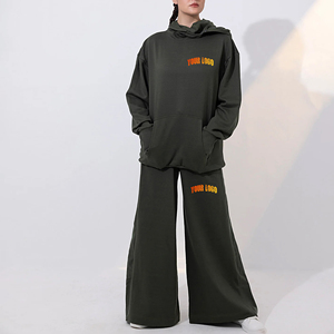 Ensemble personnalisé pour femmes, sweat-shirt à capuche en polaire et pantalon large, logo personnalisé imprimé, coupe ample décontractée, à porter toute l'année - Product Image 1