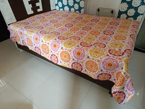 Cubrecama Floral con Estampado de Pájaros, Estilo Bohemio, Moderno, para Todas las Estaciones, de Mezclilla Estampada, con Relleno de Algodón Hecho a Mano, para Uso Doméstico - Product Image 1