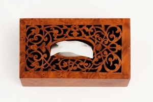 Boîte à mouchoirs décorative faite à la main avec dessus sculpté de manière complexe, accessoire fonctionnel idéal pour les restaurants, les tables d'hôtel et les repas en famille - Product Image 5