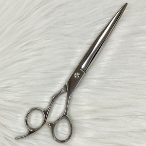 กรรไกรตัดขนสุนัขและแมวแบบโค้งสแตนเลสญี่ปุ่นขนาด7" - Product Image 5