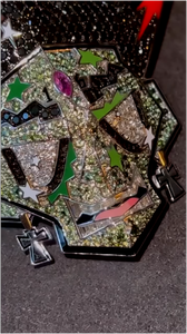 Colgante Personalizado de Gran Tamaño con Diseño Distintivo, Colgante de Plata de Ley 925 con Moissanita para Superhéroes de DC Comics - Product Image 3