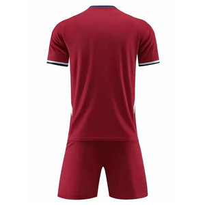 เสื้อฟุตบอลผู้ชายรุ่นใหม่ แบรนด์แฟชั่นระดับไฮเอนด์ ออกแบบพิเศษ ผลิตจากโพลีเอสเตอร์ คอตั้ง แขนสั้น - Product Image 3