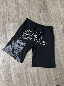 Shorts noirs pour hommes avec imprimé flamme, logo SDL uni sur le devant, taille élastique, respirants, coupe décontractée et sportive, style hip-hop, en polyester - Product Image 2