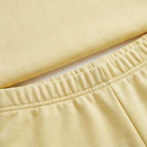 Nouvel ensemble 2 pièces pour femme, t-shirt ample à manches courtes et short au-dessus du genou, décontracté, printemps-été, jaune, en coton - Product Image 5