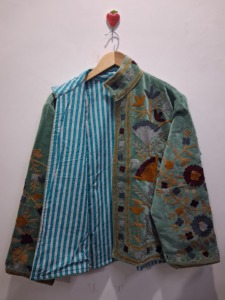 เสื้อแจ็คเก็ตปักกำมะหยี่ เสื้อโค้ทลายดอกไม้ทำมือสุดหรูสำหรับผู้หญิง เสื้อคลุมดีไซน์เนอร์สไตล์โบฮีเมียน - Product Image 5