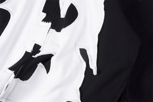 Sweat à capuche zippé oversize noir avec lettres blanches brodées et capuche à pointes, style streetwear, en molleton de coton écologique pour homme - Product Image 3