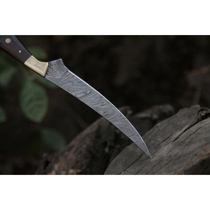 Couteau à filet en acier Damas forgé à la main Ahmad Fabric, avec manche en bois ambidextre, finition mate, lame de 7 pouces, étui en cuir - Product Image 2