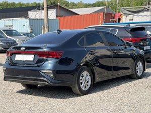 Cerato Forte Sedán 2019 Usado, Automático, Asientos de Cuero, 5 Faros Halógenos, Neumáticos R16, Volante a la Izquierda, Gasolina, Interior Oscuro - Product Image 2
