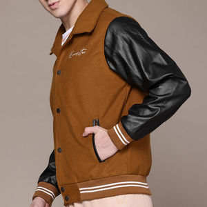 Chaquetas Varsity de Béisbol para Hombre de Buena Calidad, Personalizadas, con Mangas de Cuero, Diseño de Tela de Lona Ecológica, Cuello Alto - Product Image 3