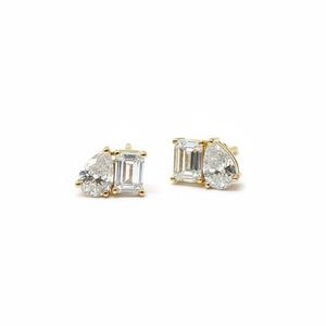 Boucles d'oreilles clous Toi et Moi en or pur 14K avec émeraude et diamant taille poire 0,5 ct, clarté DEF VS-VVS, pour mariage et usage quotidien - Product Image 1