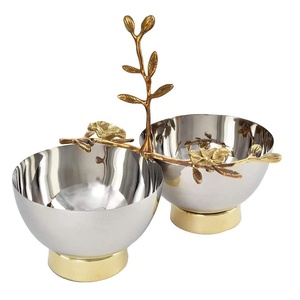 Centre de table de mariage à double bol durable Vaisselle de service royale en métal avec support d'orchidée dorée sculptée Bol à fruits décoratif conçu - Product Image 1