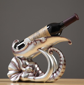 Porte-bouteille de vin sculpté en argent en forme de tête d'aigle avec détails de plumes fines, disponible à prix de gros. - Product Image 4