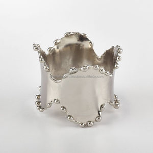 Juego de Cuatro Anillos para Servilletas de Aluminio Pulido, Hechos a Mano, Elegantes, Ecológicos, Minimalistas, Estilo Americano, para Mesa de Comedor de Lujo, para Bodas - Product Image 2