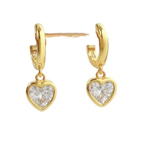 Pendientes de Aro con Diamantes de Laboratorio en Forma de Corazón, Oro Amarillo de 18K con Claridad VVS, Diseño Clásico Minimalista de Lujo en Venta - Product Image 5
