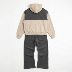 Ensemble survêtement homme beige et gris à blocs de couleur, sweat à capuche zippé et pantalon de jogging oversize, style streetwear et sportswear - Product Image 4