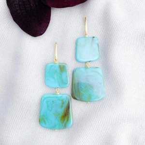 Boucles d'oreilles artisanales en résine, design féerique brillant, couleur personnalisée, pour femmes, par AL MALIK CRAFT - Product Image 4