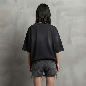 Nouveau t-shirt femme 2026 en coton 200 g/m², coupe ample, noir uni, confortable, avec logo personnalisé imprimé DTF - Product Image 3