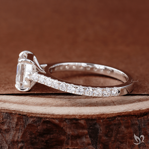 Anillo de compromiso de diamante cultivado en laboratorio de corte Asscher de 2 quilates con banda pavé tipo catedral de oro blanco de 10K, anillo nupcial llamativo - Product Image 3