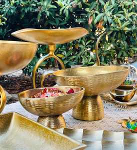 Bol de service en aluminium moulé de style vintage pour la décoration de table ethnique, créant une présentation alimentaire élégante avec des éléments en métal. - Product Image 6