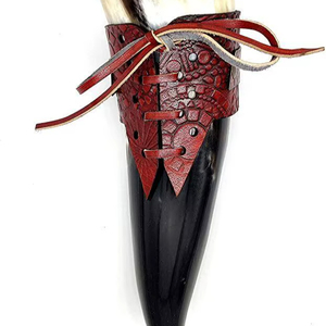 Recipiente de Cuerno con Correa Hecha a Mano - Product Image 1