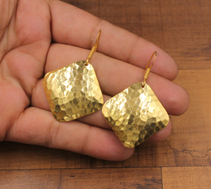 Boucles d'oreilles goutte d'eau martelées de luxe plaquées argent, bijoux artisanaux pour fiançailles et cadeaux, vente en gros - Product Image 3