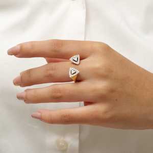 แหวนเปิดรูปสามเหลี่ยมประดับเพชรโมอิสซาไนต์ระยิบระยับ ดีไซน์โดดเด่นสำหรับผู้หญิง เงินแท้ 925 ของขวัญแทนใจสำหรับคนรัก - Product Image 4