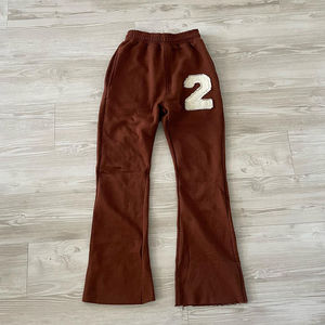 Ensemble de survêtement marron pour homme avec sweat à capuche brodé et appliqué numéroté, pantalon de survêtement large en molleton de coton, style streetwear - Product Image 4
