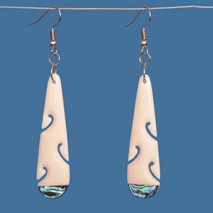 Boucles d'oreilles en os faites à la main de qualité supérieure, design tribal chic - Product Image 6