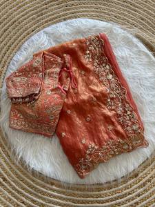 ชุดส่าหรีแบบใหม่มาแรง พร้อมเสื้อปักลายหนักสำหรับผู้หญิง จากซัพพลายเออร์อินเดีย ราคาขายส่ง - Product Image 1