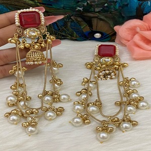 ต่างหูระย้าประดับมอยส์ซาไนต์ชุบทองเหลืองคุณภาพพรีเมียม ดีไซน์สวยหรู โดดเด่นสะดุดตา เหมาะสำหรับผู้หญิง สวมใส่ในงานแต่งงาน - Product Image 2