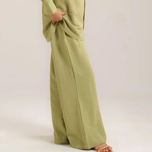 Ensemble coordonné moderne pour femmes, ensemble coordonné tendance pour femmes, parfait pour les journées décontractées avec un look élégant et un tissu doux - Product Image 4