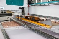 Machine de découpe CNC pour l'industrie du meuble, le traitement du bois et du MDF, machine de découpe à nidification 2130, changement d'outil en ligne droite, centre d'usinage